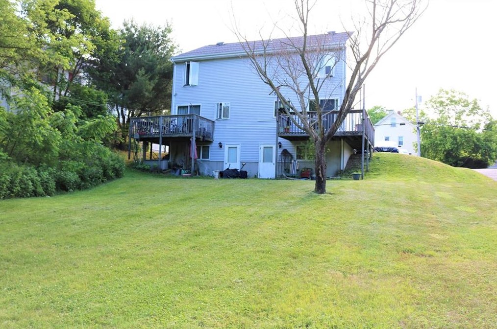 21 Pearl St, Westerly RI  02891-1605 exterior