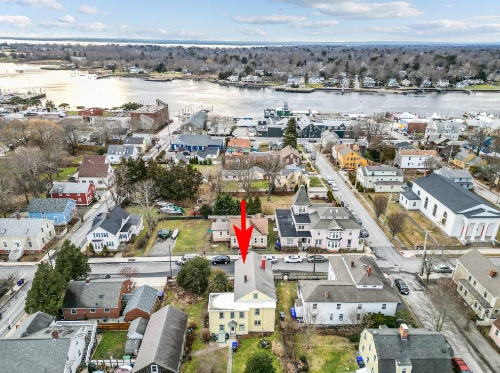 40 Lyndon St, Warren, RI 02885