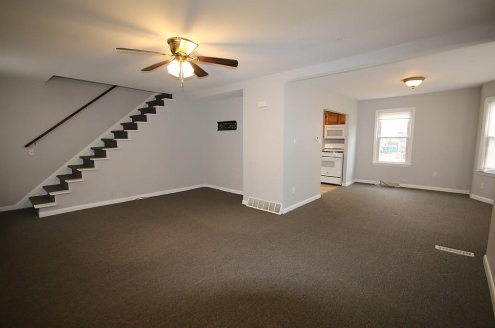 697 Oakland Beach Ave, Warwick, RI 02889