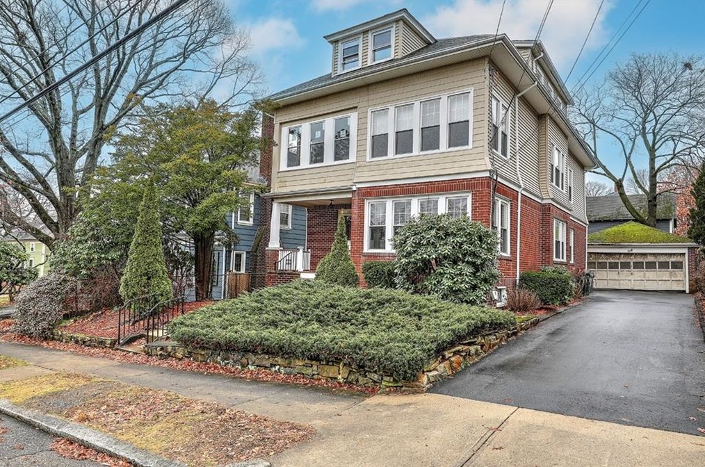 113 Lauriston St #1st, Providence, RI 02906