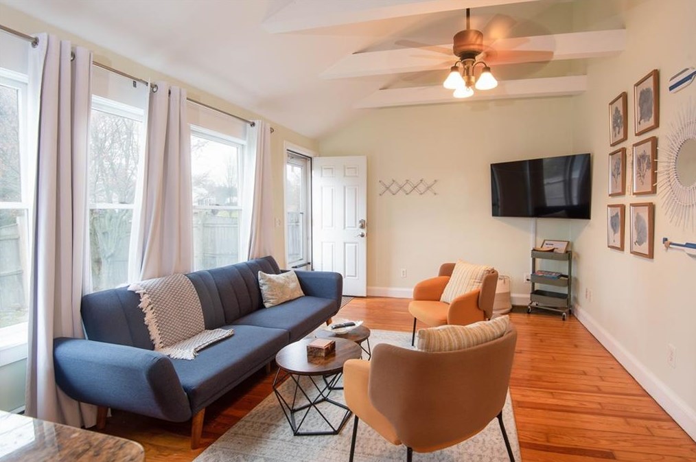 391 Aquidneck Ave, Middletown, RI 02842