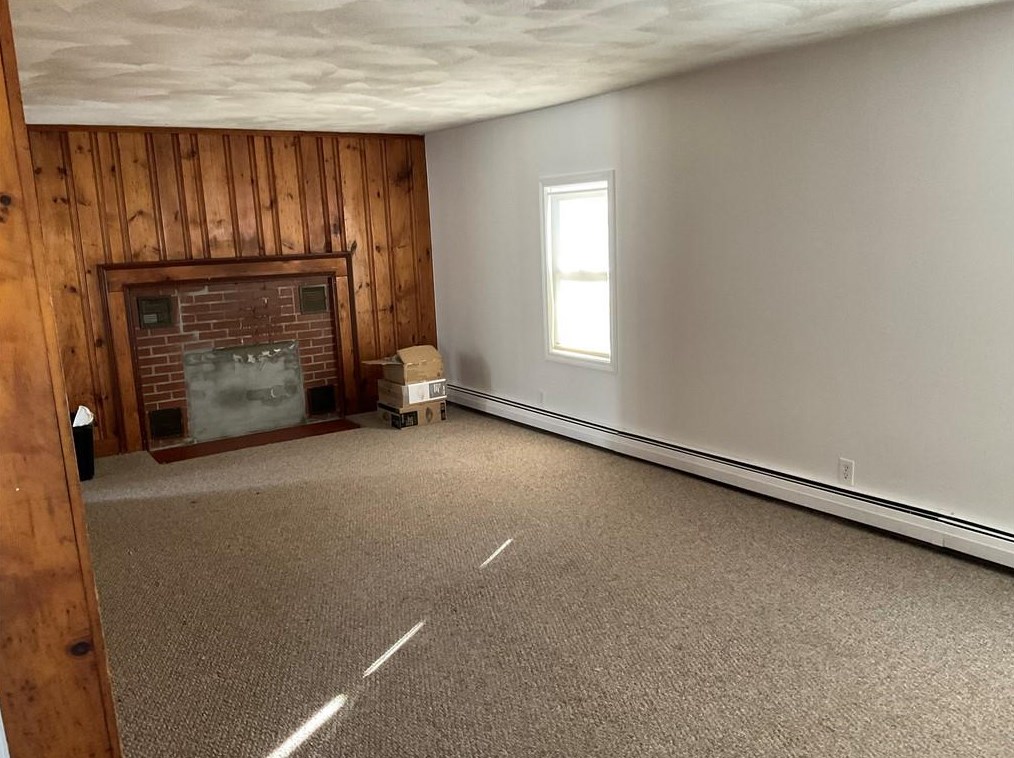 16 Mill St, Scituate, RI 02831