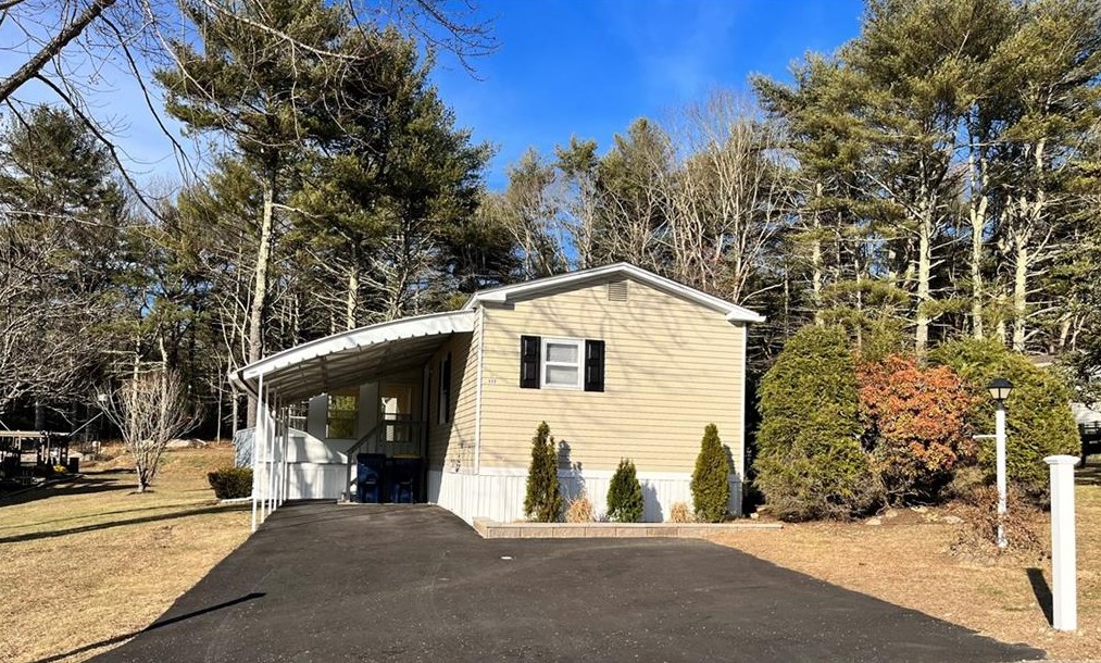 117 Sherwood Valley Ln, Coventry, RI 02816