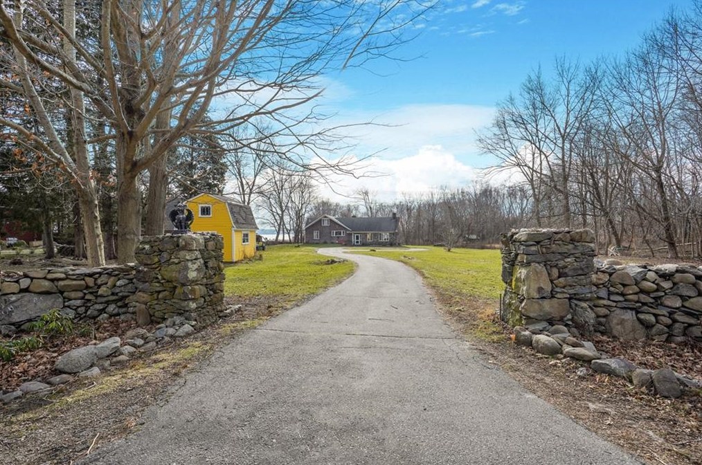 5 Maple Rd, Warren, RI 02885