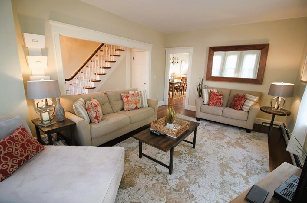 99 John St, Middletown, RI 02840