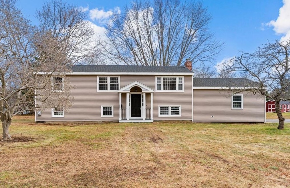 38 Peaceful Ln, North Kingstown, RI 02852