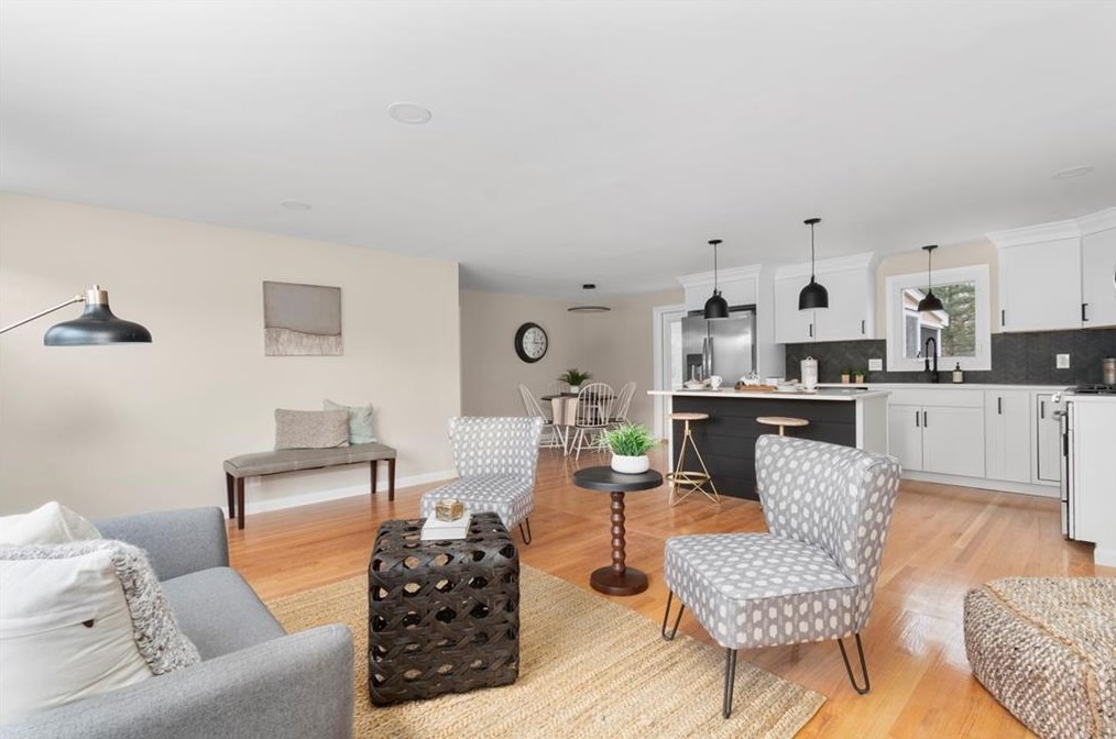 142 Sachem Rd, North Kingstown, RI 02852