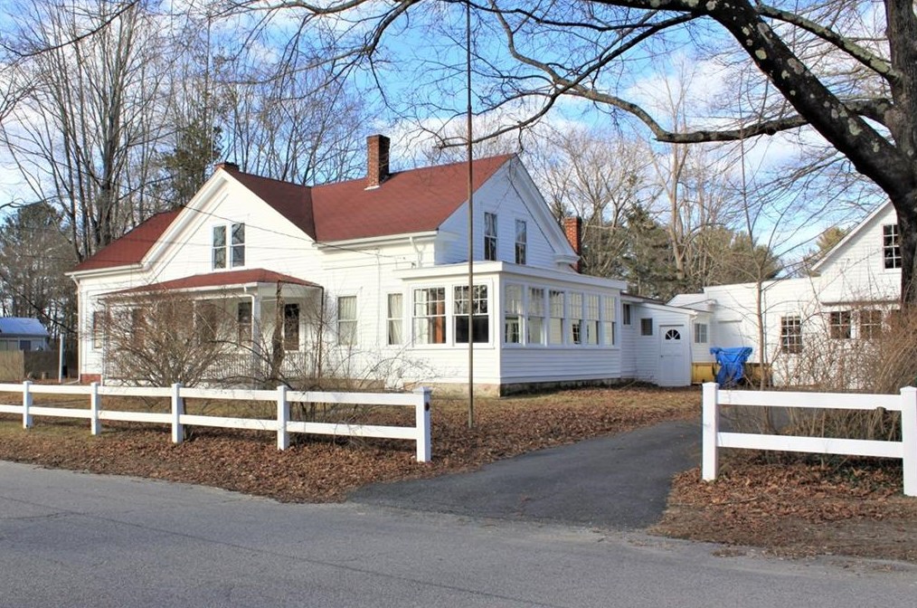 40 Silk Ln, Scituate, RI 02857-1416