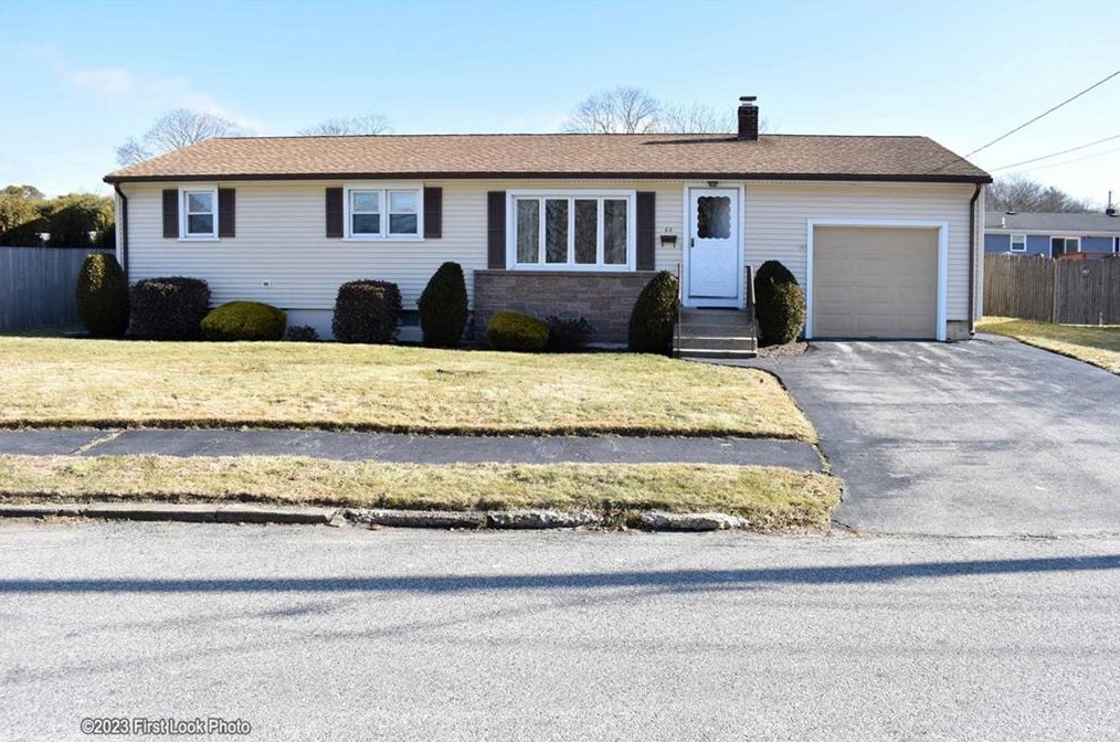 60 Stone Dr, Cranston, RI 02920 exterior