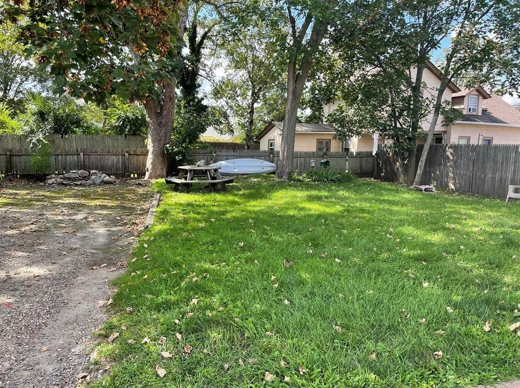 37 Castle St, Warwick, RI 02818