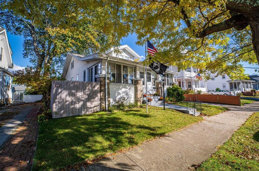 37 Modena Ave, Providence, RI 02908