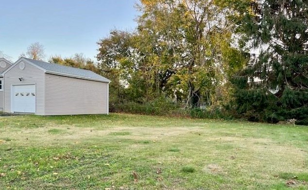 34 Sequoia Ln, Portsmouth RI  02871-2808 exterior