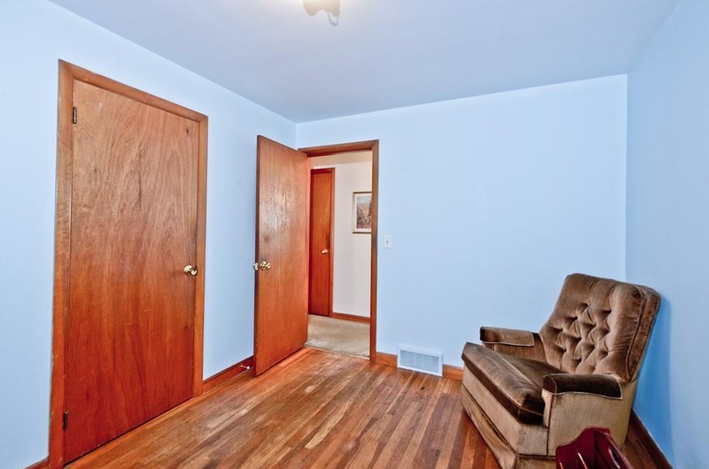 34 Sequoia Ln, Portsmouth RI  02871-2808 exterior