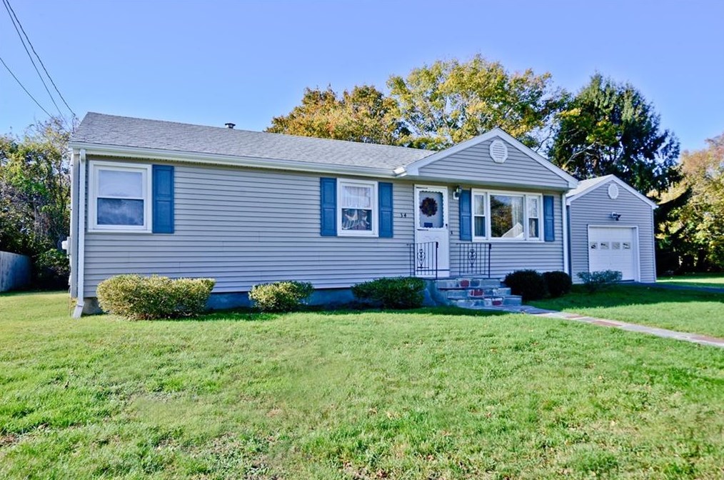 34 Sequoia Ln, Portsmouth, RI 02871