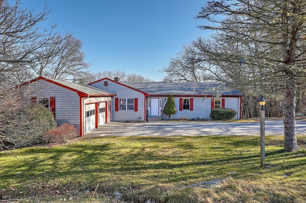 2 Big Drum Rd, Little Compton, RI 02837