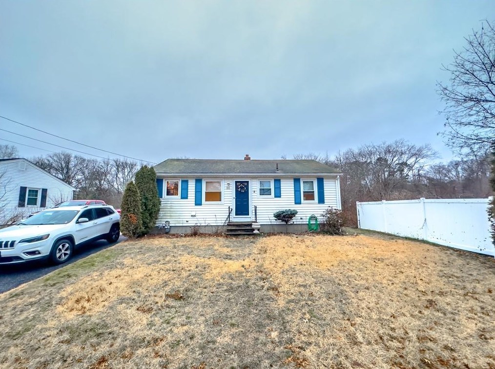 86 Hancock Dr, North Kingstown, RI 02852