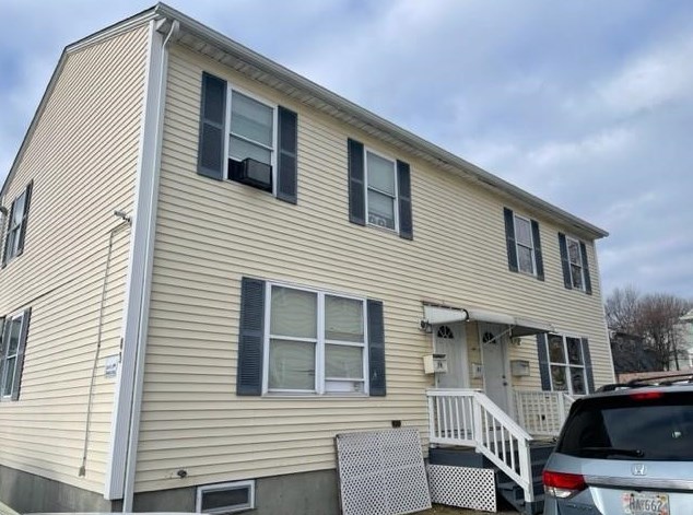 79 Byfield St, Providence, RI 02905