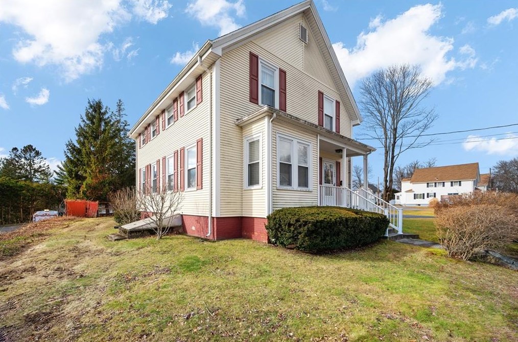 1490 Smithfield Ave, Lincoln, RI 02865