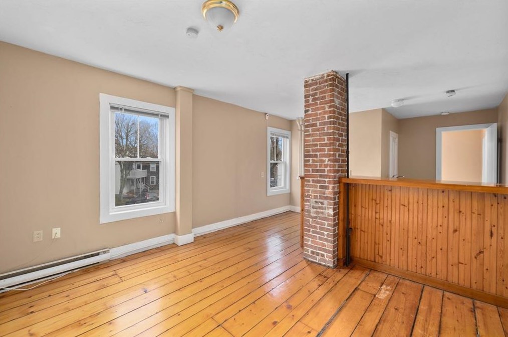 14 Brinley St #3, Middletown, RI 02840