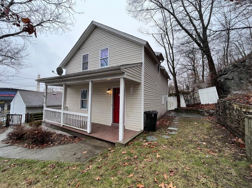 1245 Mendon Rd, Cumberland, RI 02864