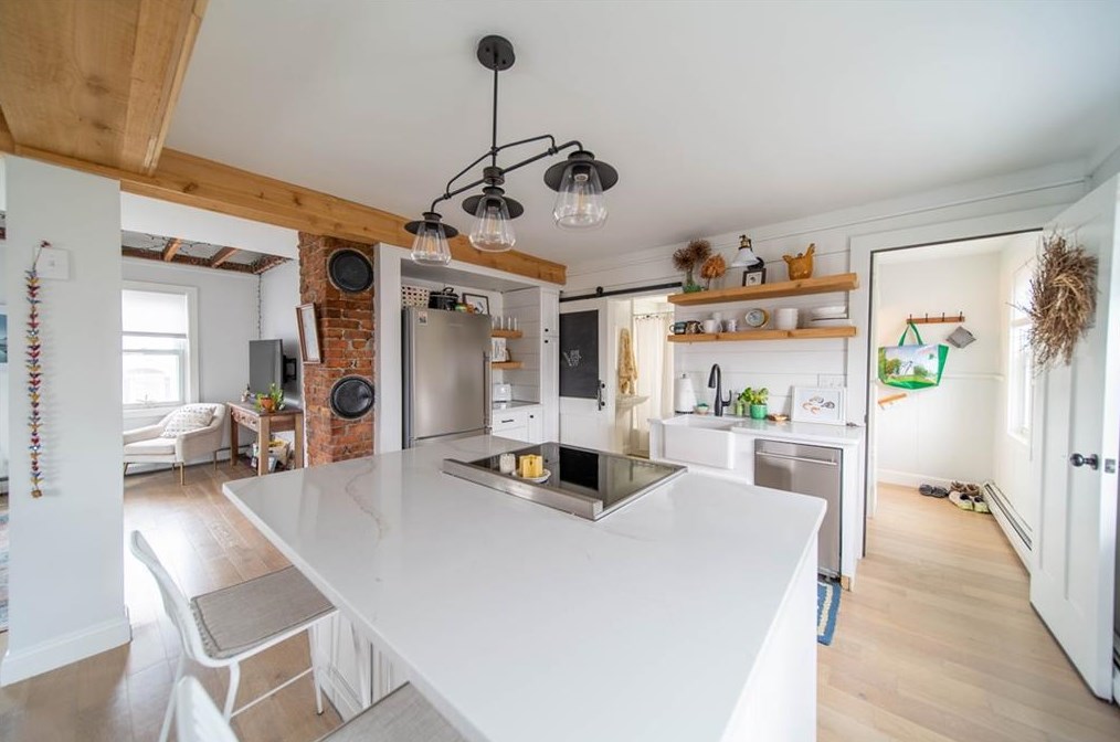 21 Lion St #2, Warwick, RI 02818