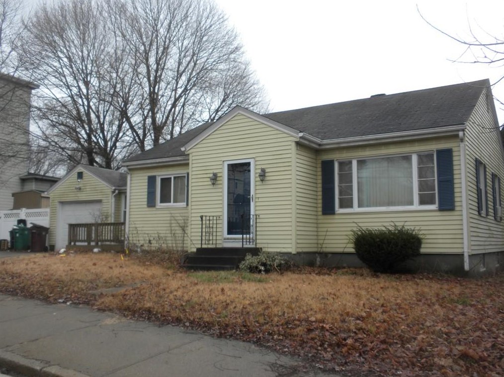 881 Cass Ave, Woonsocket, RI 02895