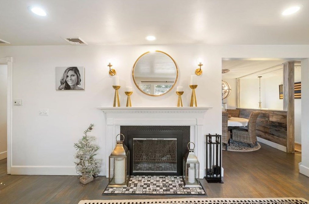 23 Red Cedar Dr, Cranston RI  02920-4621 exterior