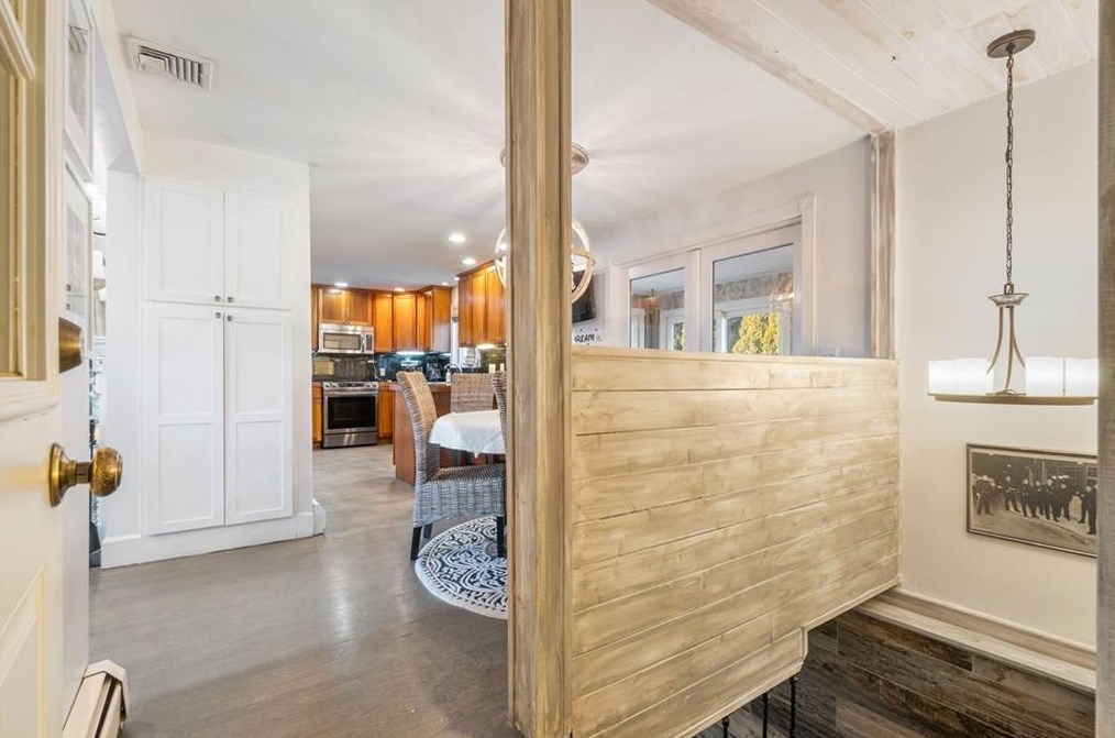 23 Red Cedar Dr, Cranston RI  02920-4621 exterior