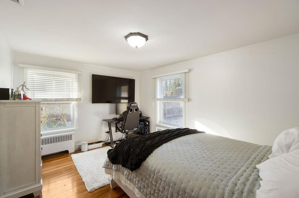 23 Red Cedar Dr, Cranston RI  02920-4621 exterior