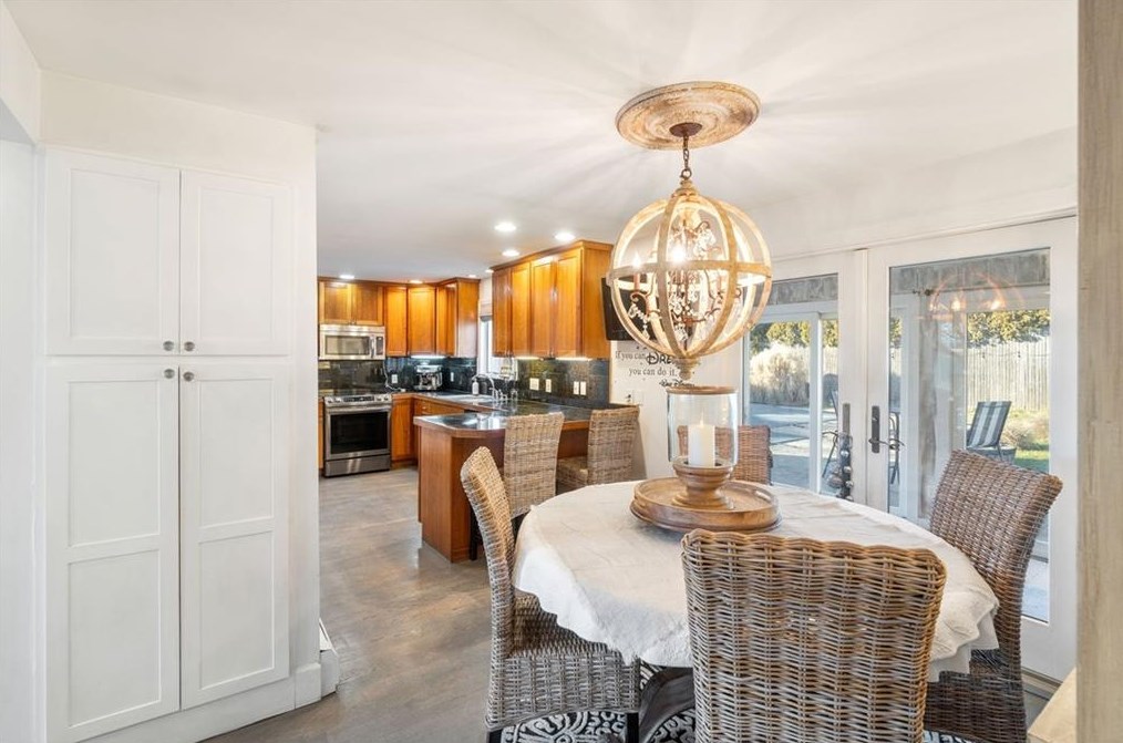 23 Red Cedar Dr, Cranston RI  02920-4621 exterior