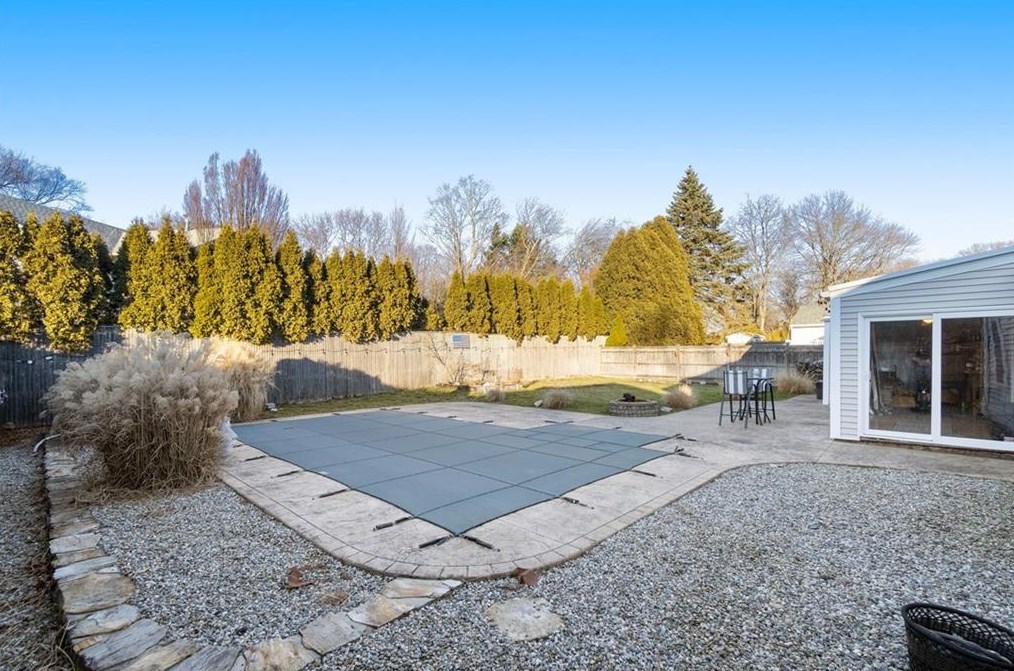 23 Red Cedar Dr, Cranston RI  02920-4621 exterior