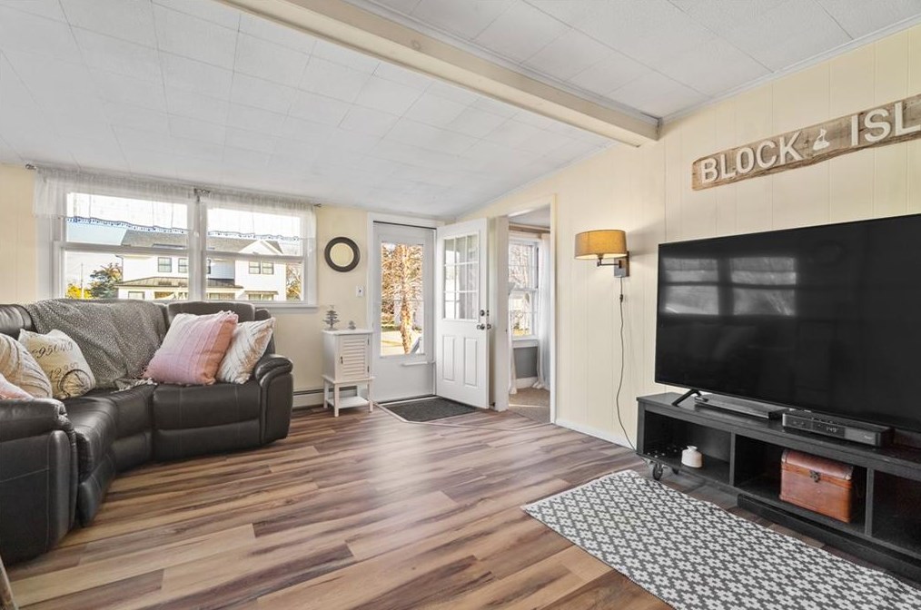 52 Lawton Ave, Westerly, RI 02891