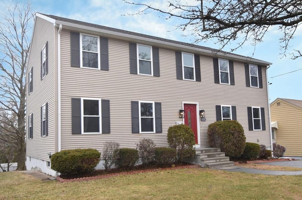 210 Holland St, Cranston RI  02920-2427 exterior