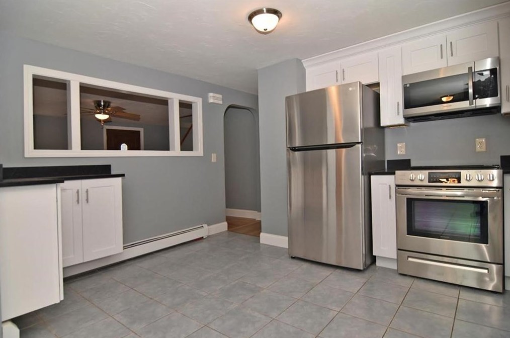 210 Holland St, Cranston RI  02920-2427 exterior