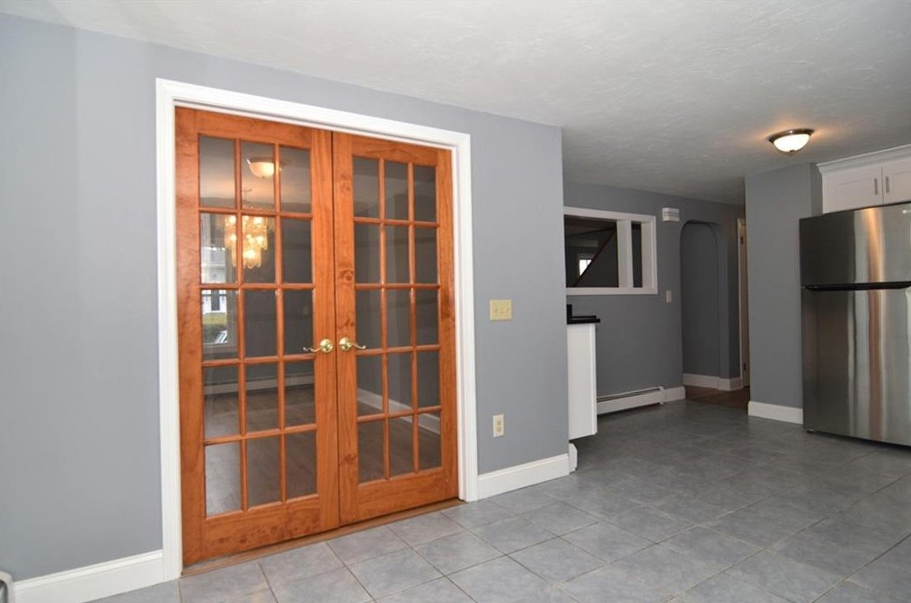 210 Holland St, Cranston RI  02920-2427 exterior