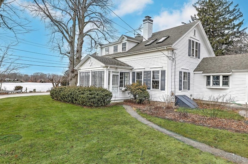 133 New Meadow Rd, Barrington, RI 02806