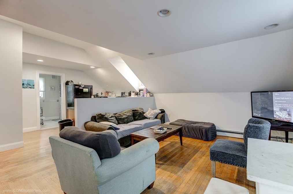 23 Stockholm St #2, Middletown, RI 02840