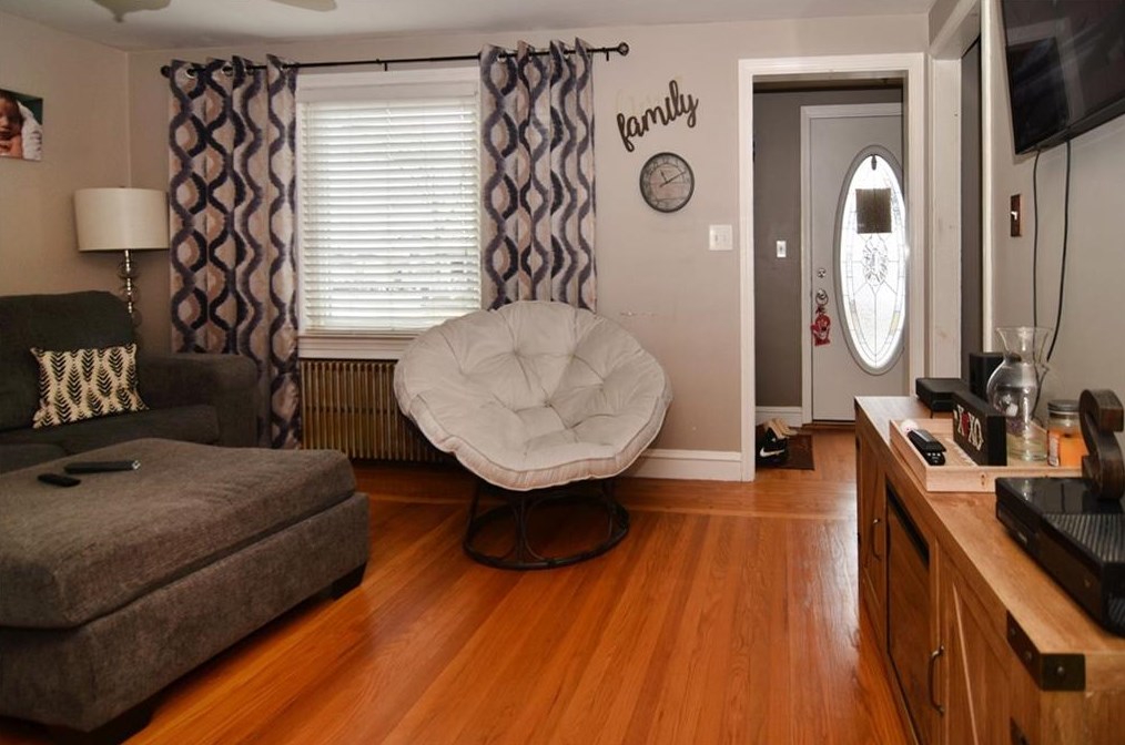 21 Overland Ave, Cranston RI  02910-3134 exterior