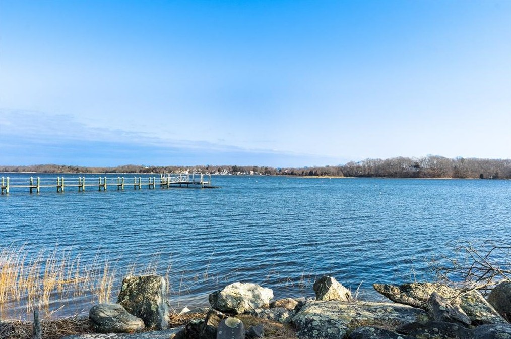 14 Harrison St, Bristol RI  02809-4402 exterior