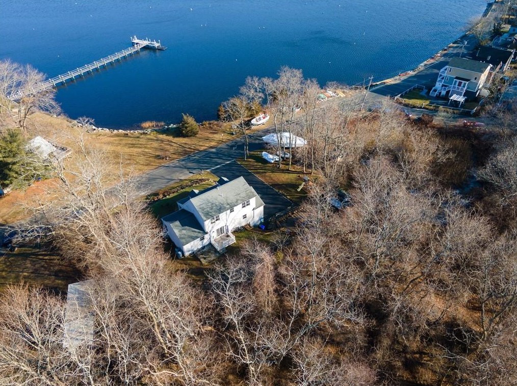 14 Harrison St, Bristol, RI 02809-4402