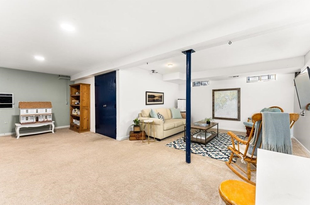 14 Harrison St, Bristol RI  02809-4402 exterior