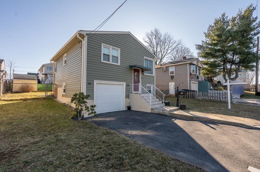 89 Hilarity St, Providence, RI 02909