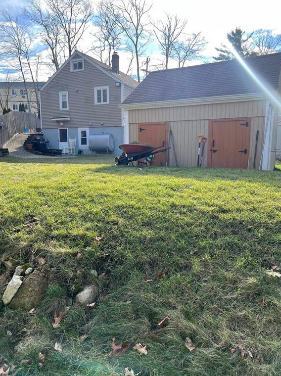 1 Mountaindale Rd, Smithfield RI  02917-2918 exterior