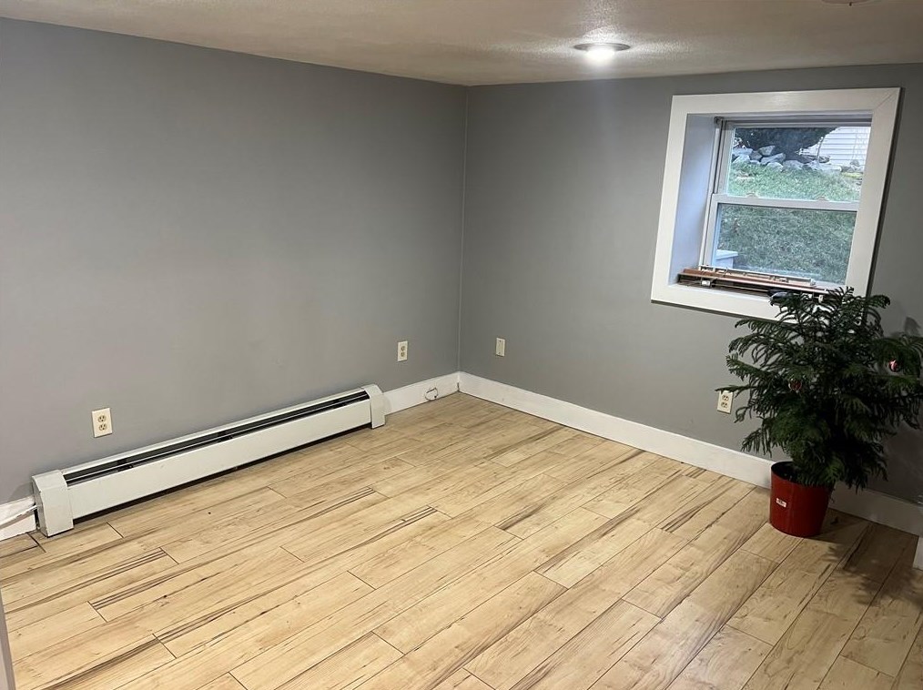 1 Mountaindale Rd, Smithfield RI  02917-2918 exterior