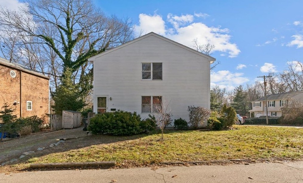 19 Cozzens Ave, East Providence, RI 02915
