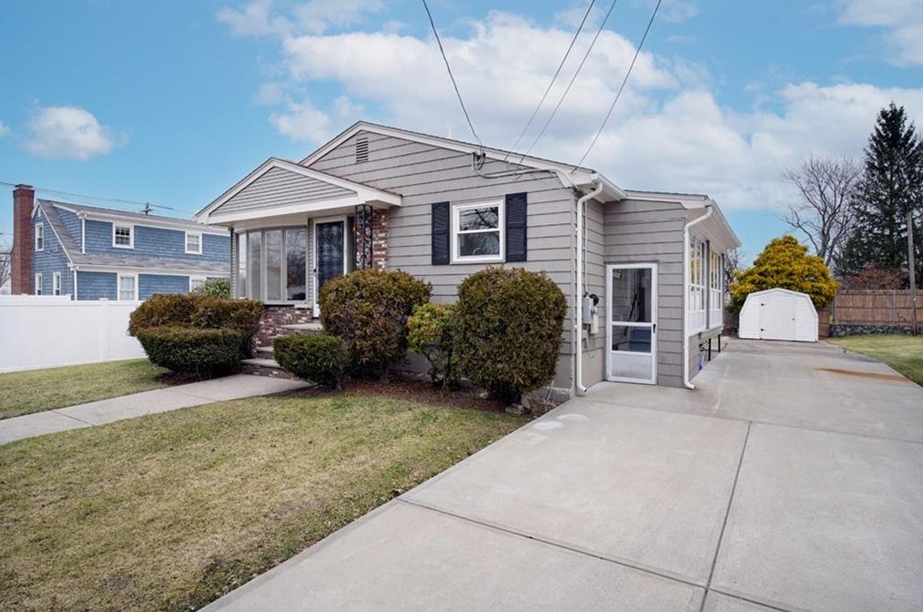 8 Ashby St, Providence, RI 02919