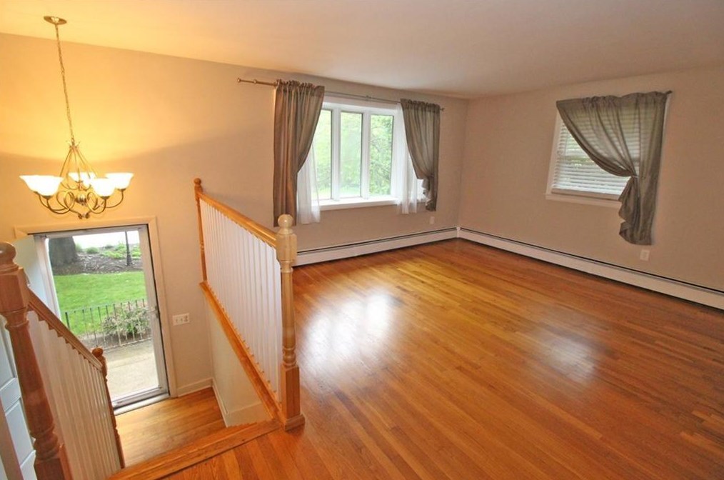 35 Wilkey Ave, Portsmouth, RI 02871