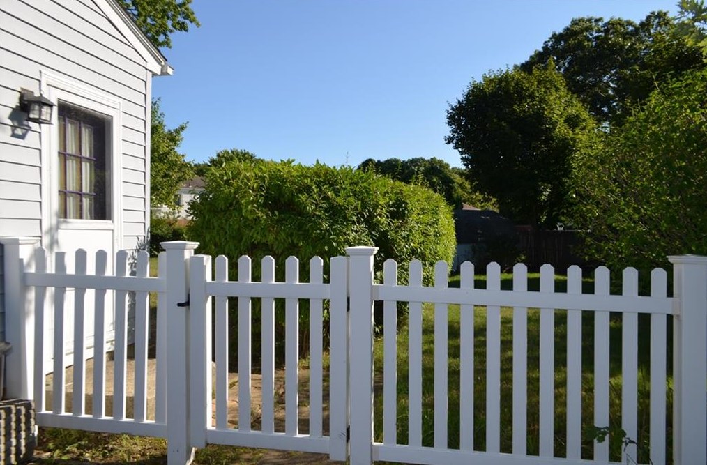 28 Chamber Rd, West Warwick RI  02893-5509 exterior