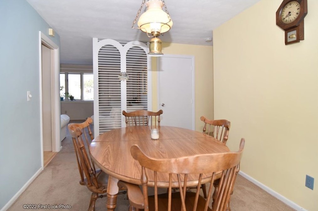 28 Chamber Rd, West Warwick RI  02893-5509 exterior