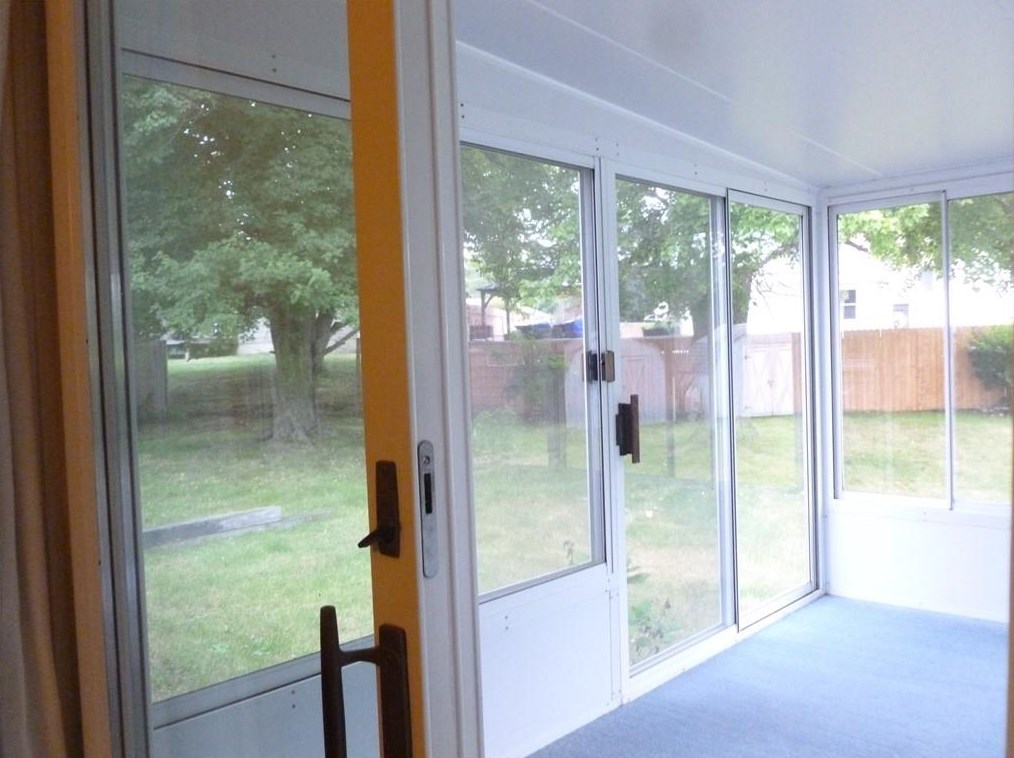 28 Chamber Rd, West Warwick RI  02893-5509 exterior